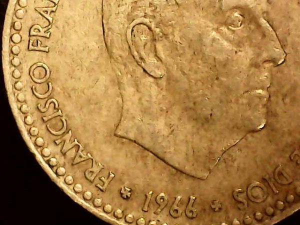 Moneda de 1 peseta "rubia". 1966 estrella del 75 (A002.001)
